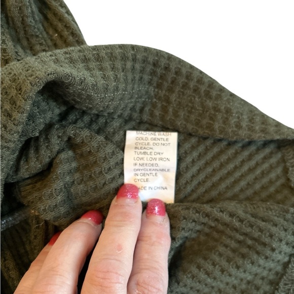 SHEIN Curve Plus V-Neck Waffle Knit Peplum Top Army Green  SHEIN Tag 2XL =US 16W - Picture 7 of 11